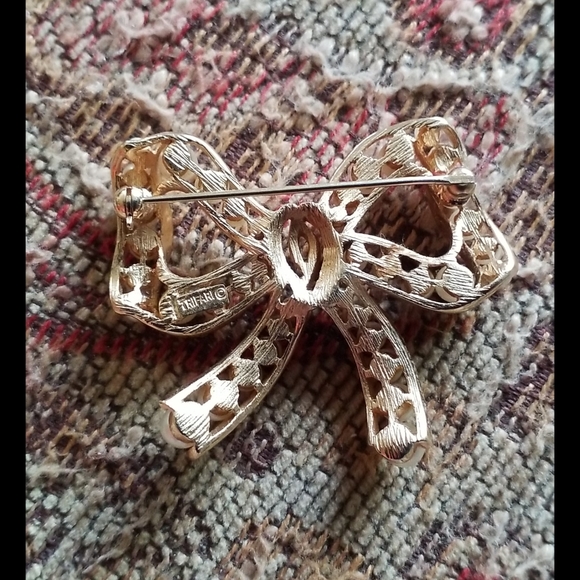 CROWN TRIFARI Pearl Bow Brooch Pin - Picture 9 of 14